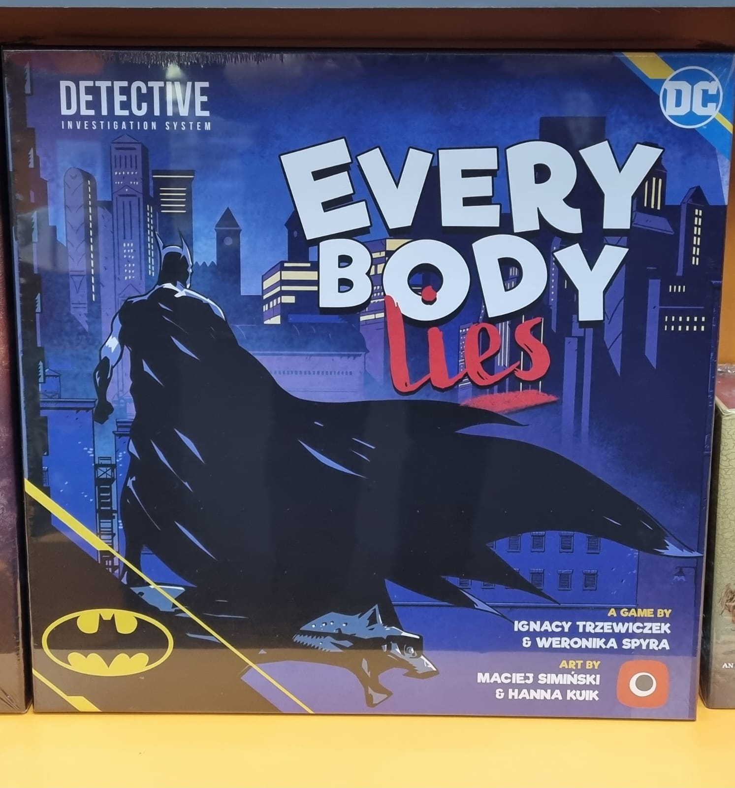 Pegasus Spiele 57518G Batman: Everybody Lies - Gioco Da Tavolo (Portal Games)
